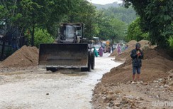 Cận cảnh di dời đất đá, thông tuyến đường Hồ Chí Minh, QL14B