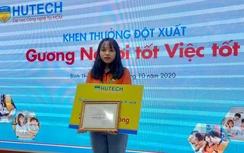 Trao học bổng cho nữ sinh Hutech nhặt được 200 triệu đồng đem nộp công an
