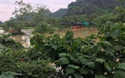 Hai học sinh bị lũ cuốn trôi khi qua ngầm tràn ở Hòa Bình