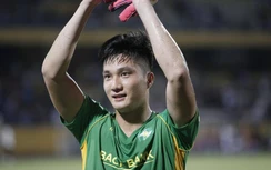 Thủ thành từng dự bị cho Bùi Tiến Dũng hóa "người nhện", giúp SLNA trụ hạng