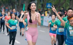 Mai Phương Thúy áo hồng nổi bật, cao "choáng ngợp" khi chạy đua