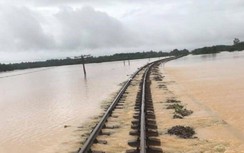 Mưa lũ miền Trung: Tạm dừng tàu Hà Nội đi Vinh-Huế