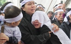 Nghìn người dân thành Vinh đội mưa tiễn biệt liệt sĩ hi sinh ở Rào Trăng 3