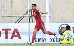 Trọng tài "giết chết" Nam Định; Vì sao trò cưng thầy Park "ném bom"?