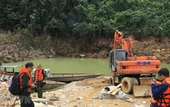 Nỗ lực nối đường lên Rào Trăng 3, cứu trợ người dân "rốn lũ" cơ cực