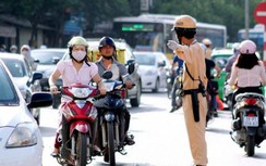 Đi theo tín hiệu đèn, “lờ” hiệu lệnh CSGT bị phạt bao tiền?