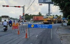 Khẩn trương dặm vá mặt đường hư hỏng tuyến tránh BOT Cai Lậy