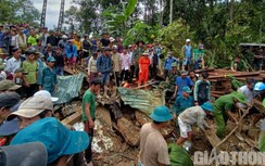 Video: Cơn bão số 9 đi qua vùi lấp nhiều nhà dân, nhiều người mất tích