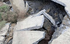 Hải Phòng: Mặt đường bê tông bỗng nhiên sụt lún tạo thành hố sâu hàng mét