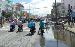 "Bị ngâm nước" liên tục, nhiều tuyến đường nội ô TP. Cà Mau hư hỏng nặng