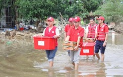 Hội Chữ thập đỏ đã cứu trợ khẩn cấp 77 tỉ đồng cho nhân dân vùng lũ