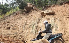 Dùng 1 tạ thuốc nổ phá tảng đá hàng chục tấn cheo leo vách núi