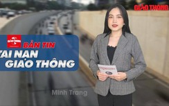Video TNGT 3/11: Người đàn ông đi xe máy ngược chiều tông vào đầu xe tải
