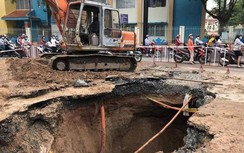 "Hố tử thần" 15m2, sâu 8m trên đường Phan Văn Trị, TP.HCM