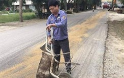 Hành động đẹp của nhân viên gác đường ngang