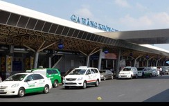 Khách đi đến sân bay Tân Sơn Nhất bằng taxi sẽ dừng ở một làn riêng