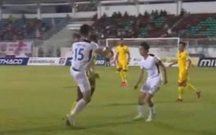 Cầu thủ HAGL phạm lỗi thô bạo, bầu Đức có "thanh lý môn hộ"?