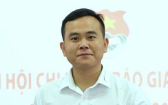Cầu nối giữa hai nhiệm kỳ