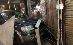 Thêm clip khoảnh khắc ô tô húc văng loạt xe máy, 4 người bị thương ở TP.HCM