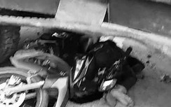 Đâm vào máy xúc, người đàn ông đi xe máy tử vong tại chỗ trên QL18