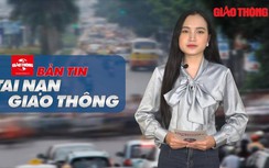 Video TNGT ngày 19/11: Xe cứu thương đâm biển báo, nhiều người bị thương