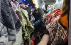 Xe khách 44 chỗ chở 92 người bất chấp nguy hiểm vượt đèo Lò Xo