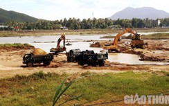 Núp bóng nạo vét, trắng trợn "rút ruột" cát sông Lại Giang