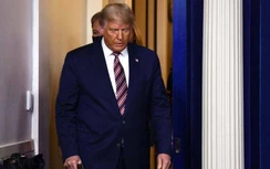 Trump cáo buộc các công ty dược phẩm, truyền thông âm mưu làm mình thất cử