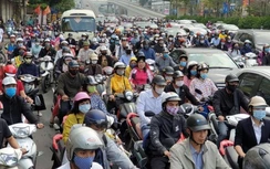 Chùm ảnh: Ngã Tư Sở "nghẹt thở" sau nửa tháng thông xe Vành đai 2 trên cao