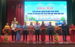 Triển lãm ảnh, tuyên truyền trực quan nhằm kéo giảm tai nạn giao thông