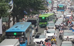 Vì sao Hà Nội muốn làm ngay đường ưu tiên xe buýt?