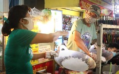 Ấp áp tình người tại quán cơm cháy "im lặng" của cặp vợ chồng câm điếc