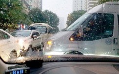 Tài xế “ngổ ngáo” điều khiển xe đưa đón học sinh