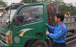 Hải Dương: Tài xế xe quá tải chốt cửa, gọi "cứu viện" khi bị kiểm tra