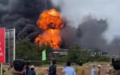 Nổ pháo hoa ở cửa khẩu: Nhiều lo ngại