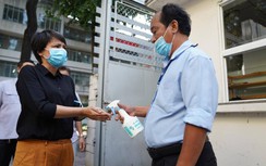 Chủ tịch TP.HCM đề nghị khởi tố bị can với bệnh nhân khiến Covid-19 lây lan