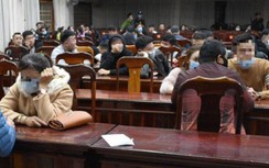 28 nam thanh nữ tú “bay lắc” trong quán bar lúc nửa đêm