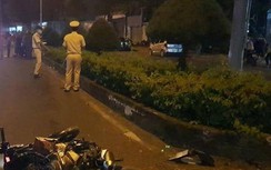 Đâm vào dải phân cách, xe trượt toé lửa, hai thanh niên tử vong tại chỗ