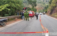 Xe tải lao xuống vực sâu trên QL6, 1 người tử vong, 2 người trọng thương