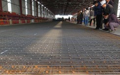 Cận cảnh sửa chữa mặt cầu Thăng Long bằng công nghệ mới