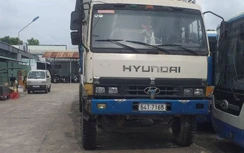 Một ô tô tải hết niên hạn sử dụng bị tịch thu bán sắt vụn