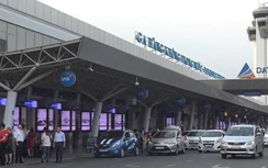 Đề nghị lắp camera phạt “nguội” xe dừng đỗ ở sân bay Tân Sơn Nhất