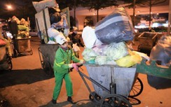 Video: Cận cảnh những người phụ nữ làm việc thâu đêm trong giá lạnh