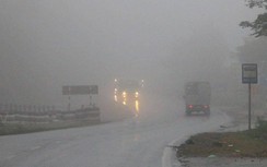 Hòa Bình: Nguy cơ tai nạn vì sương mù dày đặc trên QL6