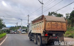 Đắk Nông: Xe cơi nới thành thùng, chở "có ngọn" tung hoành khắp phố