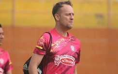 HLV nhận lương cao nhất V-League nói lời khiến người hâm mộ "đắng lòng"