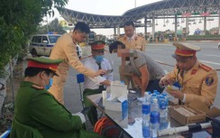 15 ngày, CSGT xử phạt gần 100 tỷ, tước quyền sử dụng GPLX 12 nghìn người