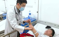 5 việc cần làm, 3 việc tránh khi người thân đột quỵ não