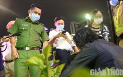 Kể lể bị vợ bỏ, thanh niên say xỉn năn nỉ CSGT rồi dọa tự tử trong đêm