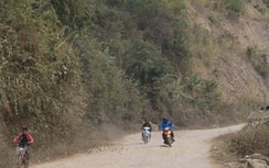 Dân khốn khổ khi đi trên Tỉnh lộ 109 ở Sơn La
